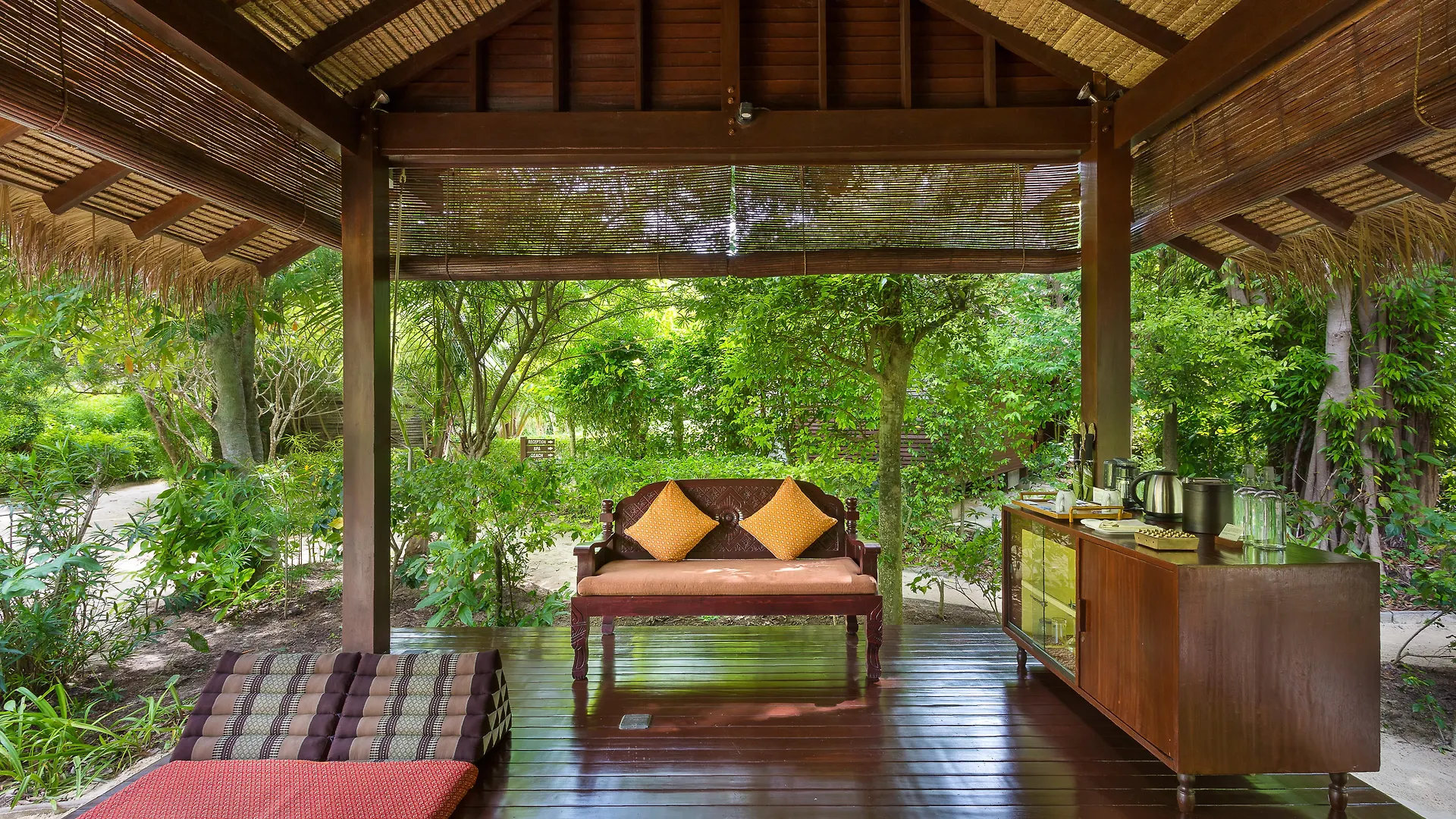 Zeavola Resort Phi Phi Adaları 5*,  Tayland