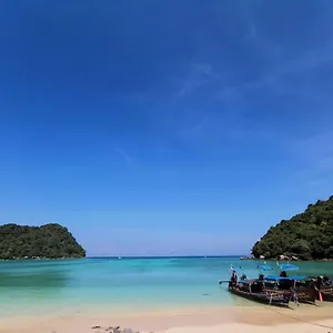 Rezort Pp Red Tuna Hut, Phi Phi Don